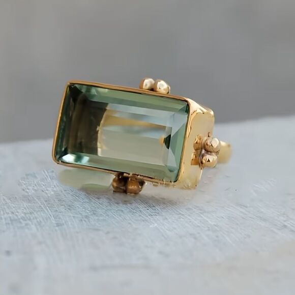 Anthropologie Jewelry - Green Gemstone ring #2457